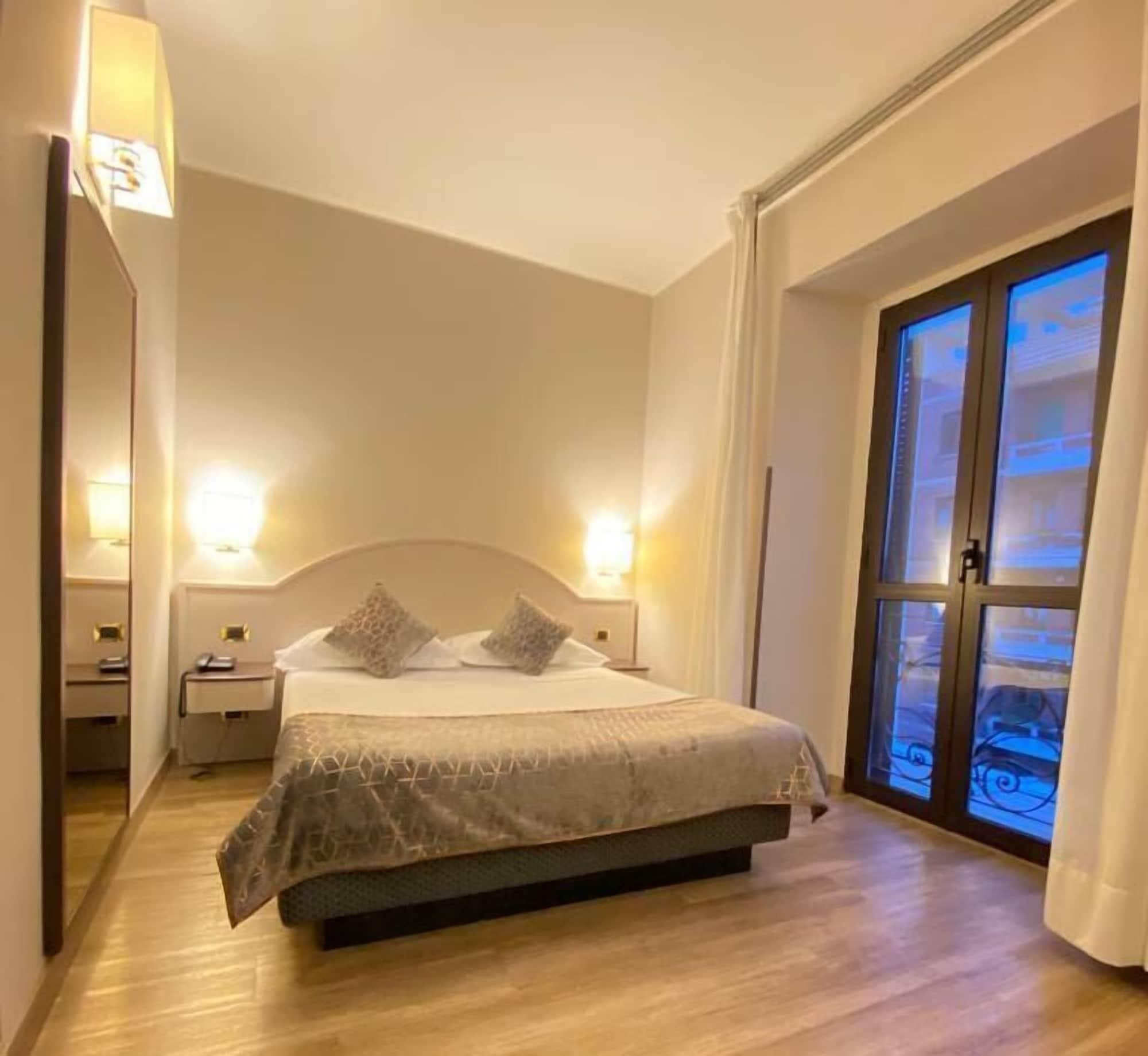 Mokinba Hotels Baviera Милано Екстериор снимка