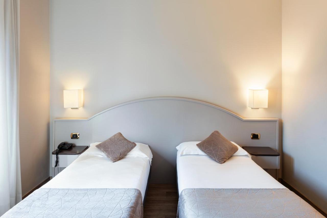Mokinba Hotels Baviera Милано Екстериор снимка