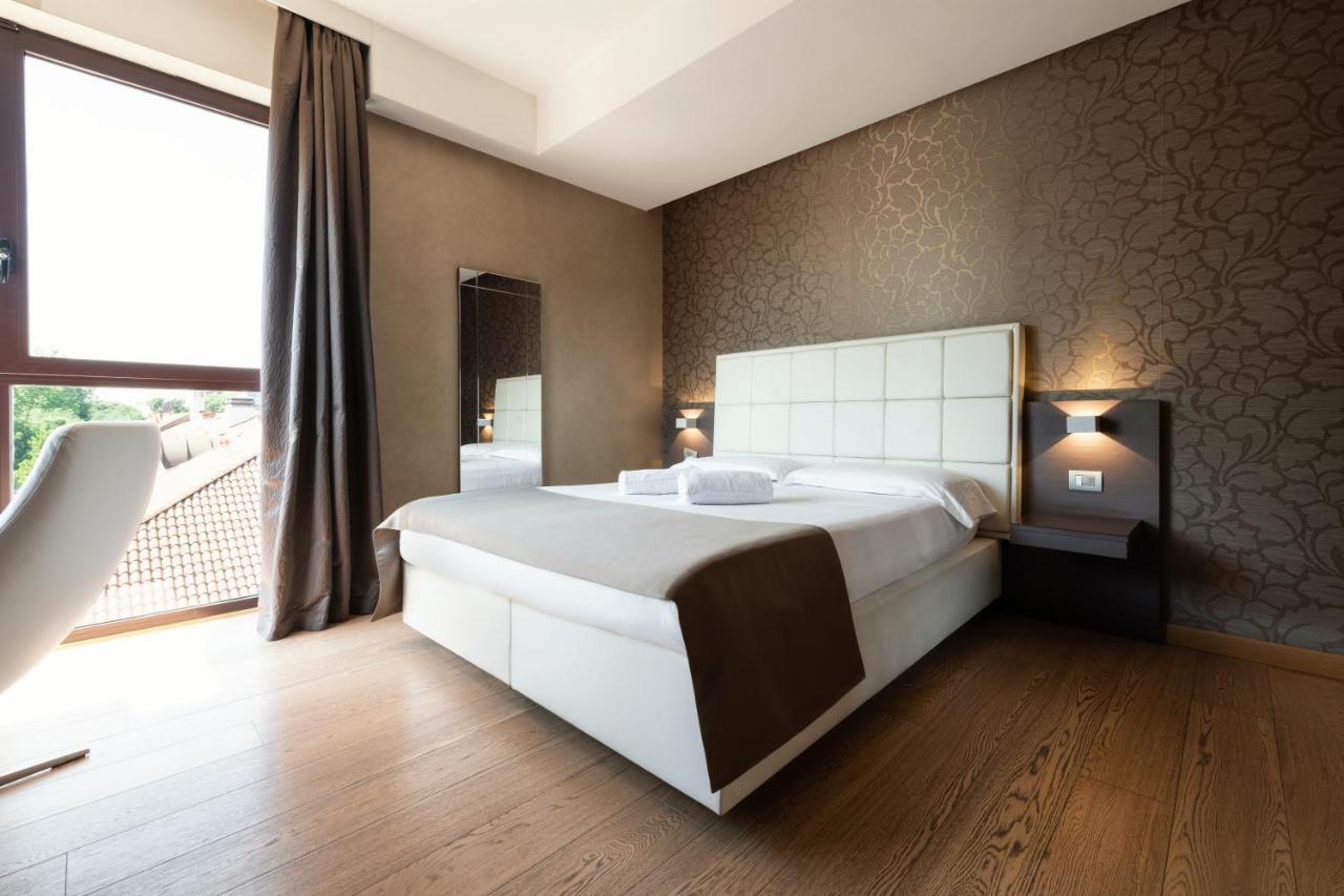 Mokinba Hotels Baviera Милано Екстериор снимка