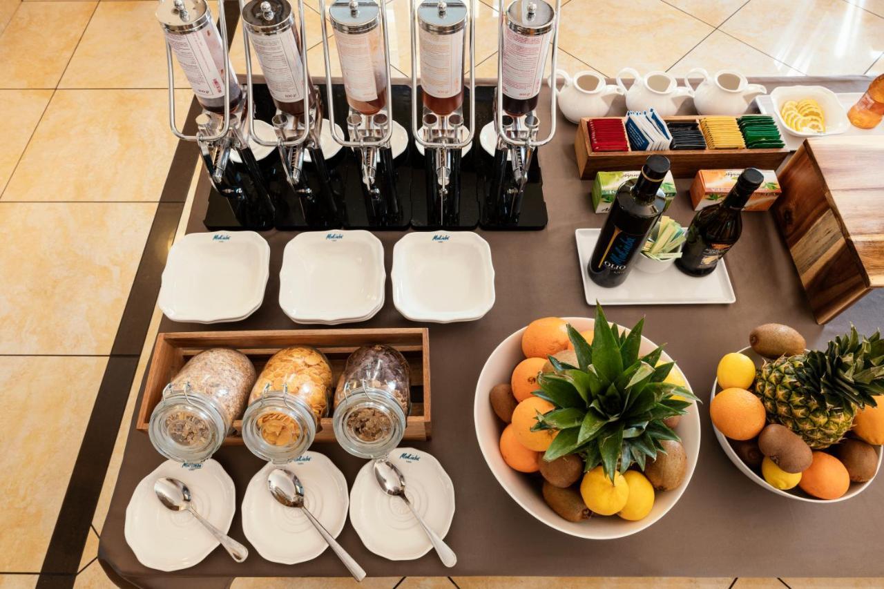 Mokinba Hotels Baviera Милано Екстериор снимка