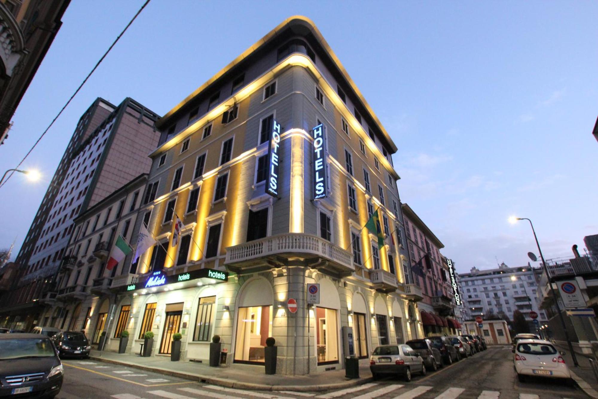 Mokinba Hotels Baviera Милано Екстериор снимка