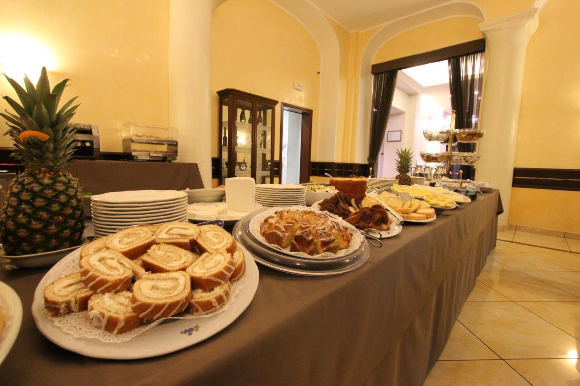 Mokinba Hotels Baviera Милано Екстериор снимка
