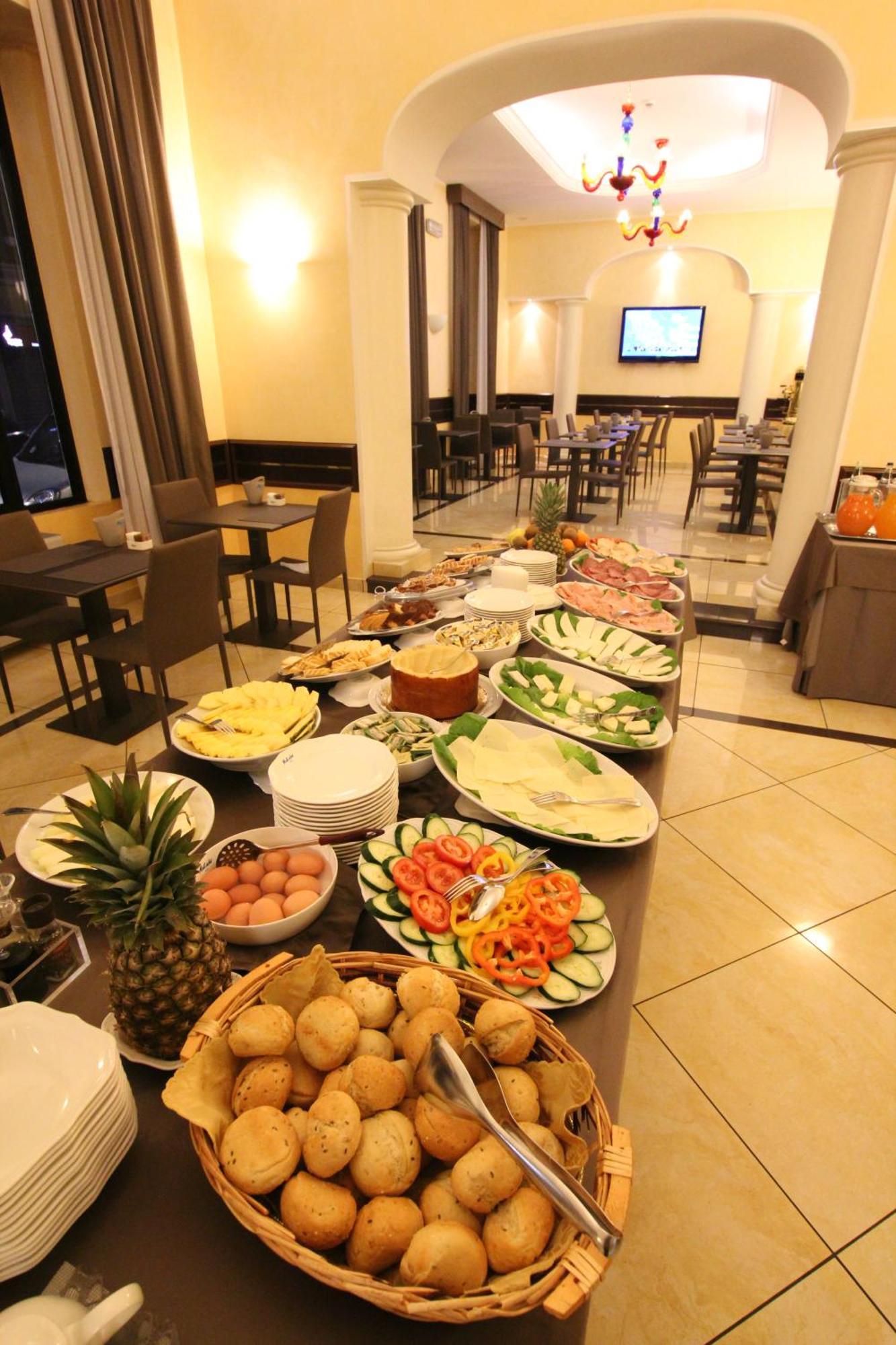 Mokinba Hotels Baviera Милано Екстериор снимка