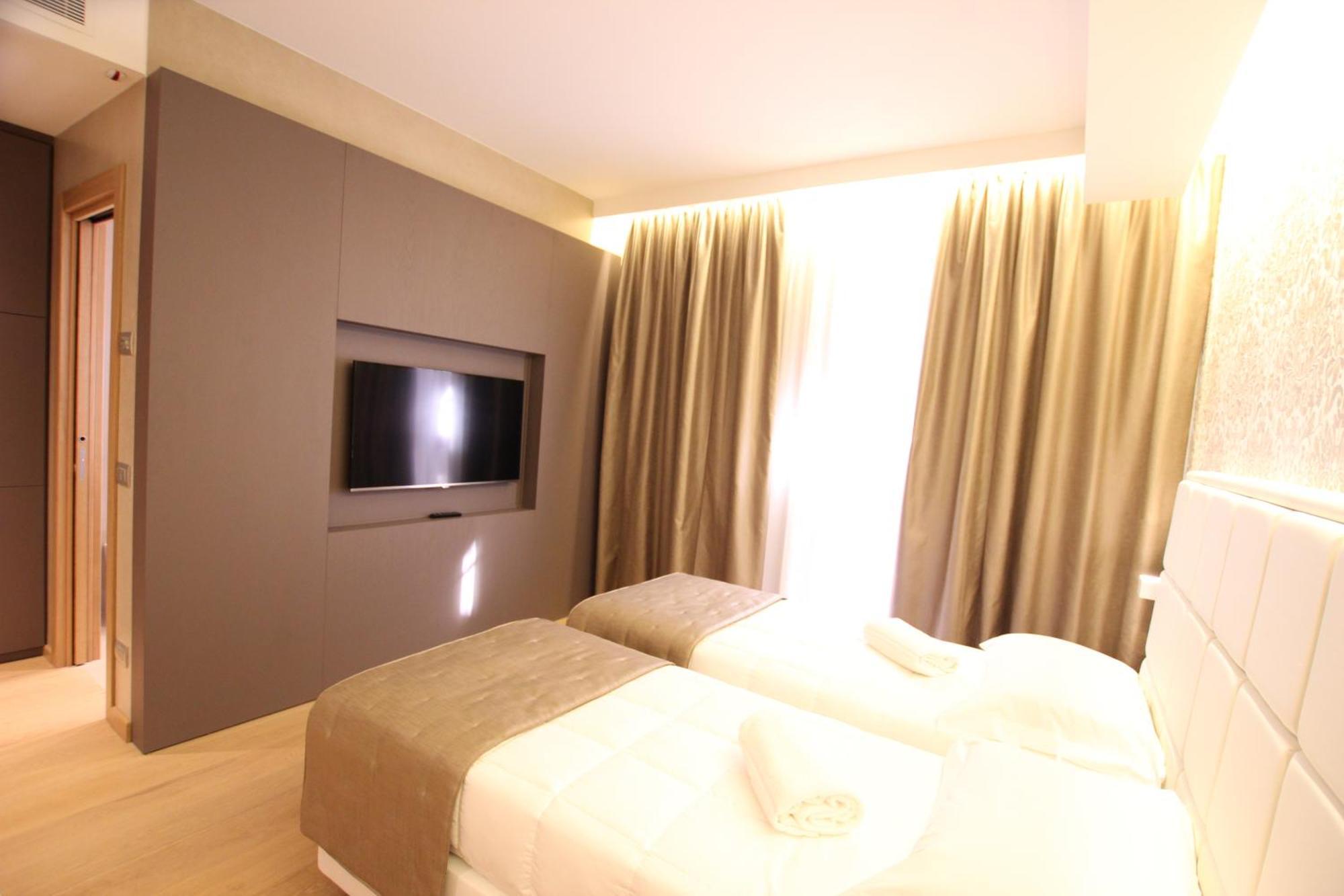 Mokinba Hotels Baviera Милано Стая снимка