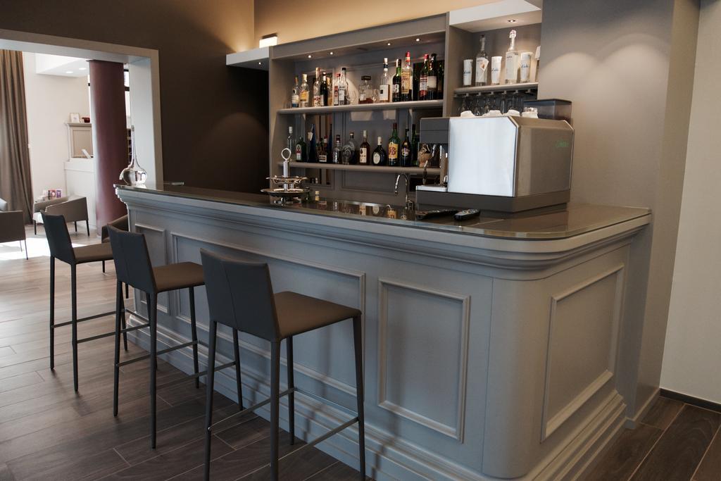 Mokinba Hotels Baviera Милано Екстериор снимка