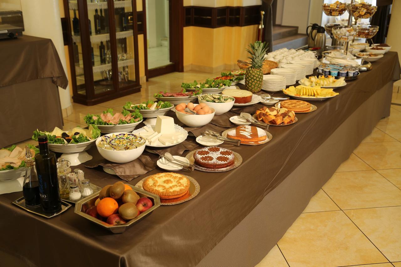 Mokinba Hotels Baviera Милано Екстериор снимка